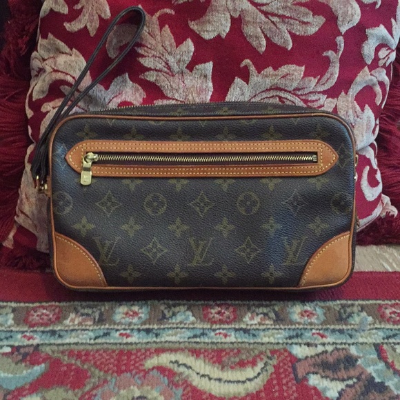 Louis Vuitton Handbags - EUC Authentic LV large clutch/wristlet